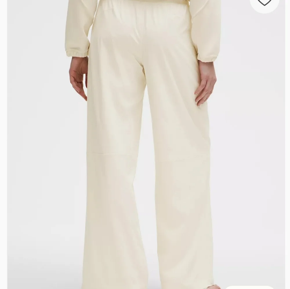 Lululemon Swift Mid-Rise Wide-Leg Pant - Bone - Size 12 Small Stain - Picture 2 of 12